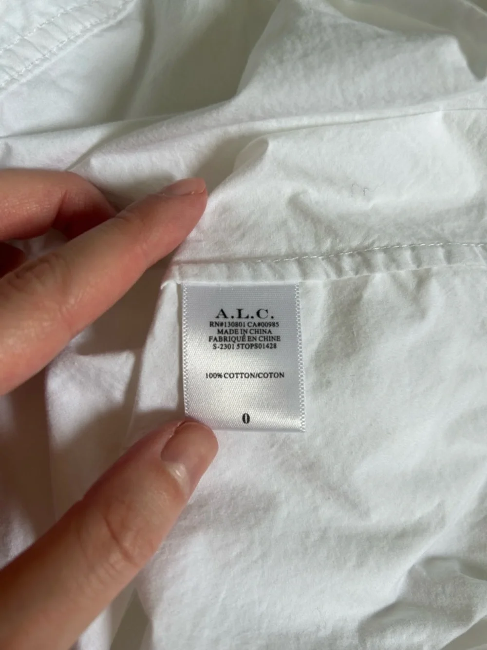A.L.C. Oversized White Button-Down V-Neck, US0 - Picture 4 of 6